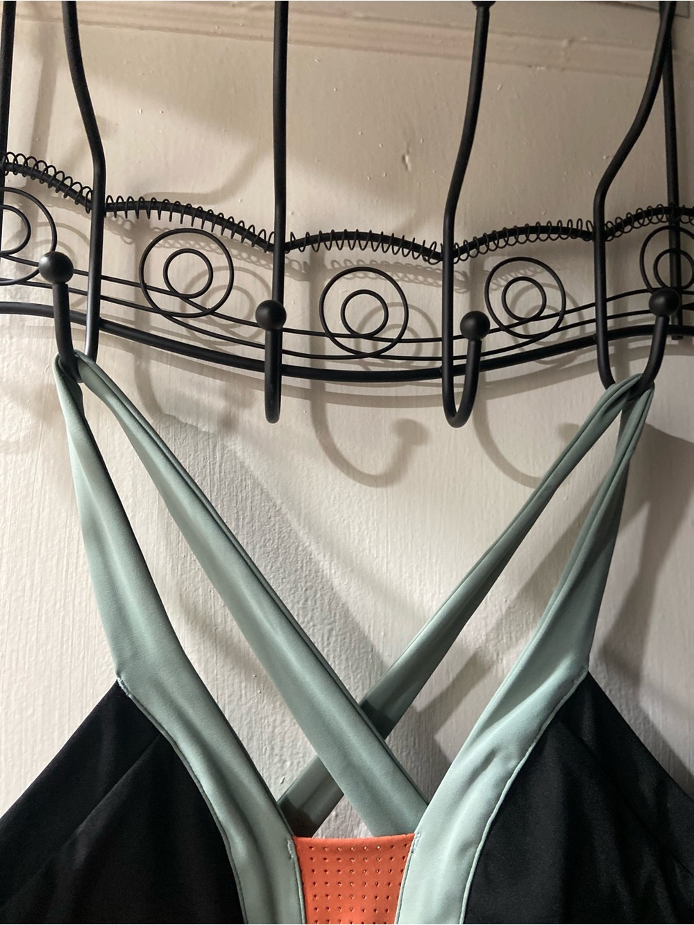 Women’s Cross-Back Sports Bra in Sage Green and Black Size 2X